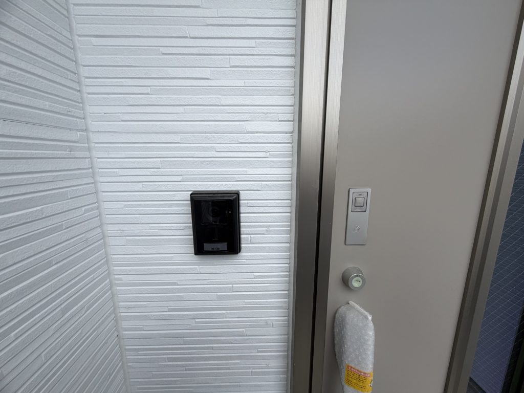 アーネストワンさんのクレイドルガーデンシリーズの門柱・表札・最新仕様