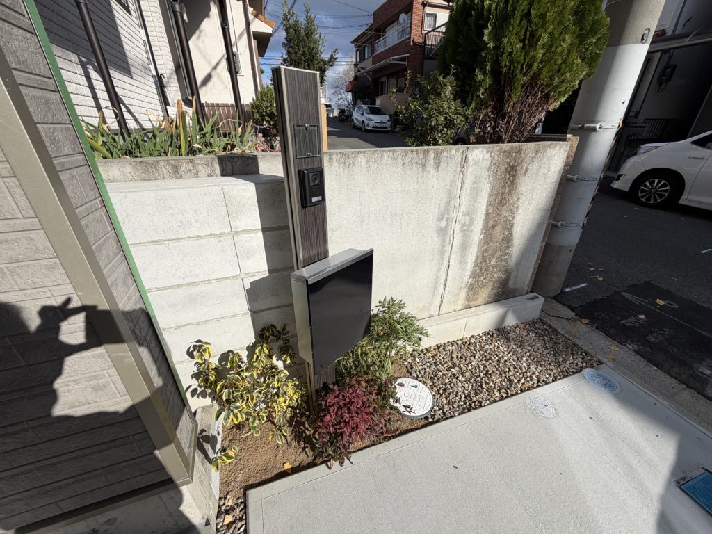 飯田産業さんのハートフルタウンの最新仕様・門柱・ポスト